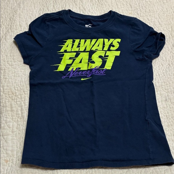 Nike Kids Tee, Small - Picture 1 of 3
